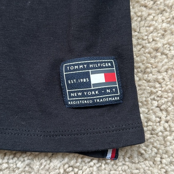 Tommy Hilfiger size 3T Tshirt - Picture 2 of 4
